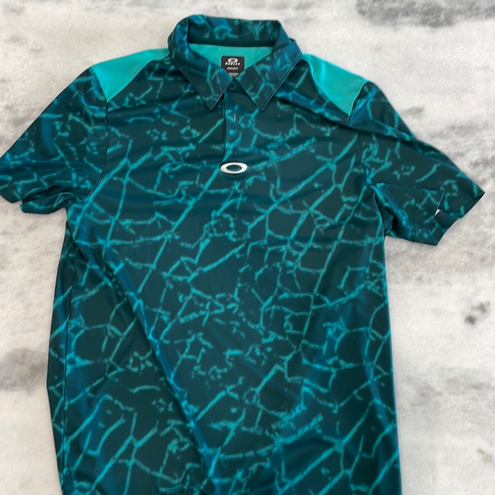 Mens Xtra Small Oakley Golf Shirt